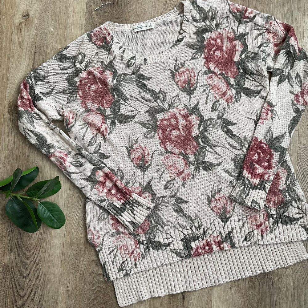 A&F | FLORAL SWEATER